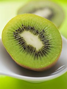 beneficios-del-kiwi-el-mejor-alimento-para-la-piel