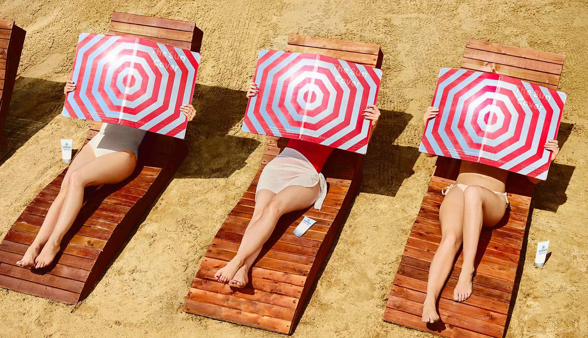 The Sun Cover: la funda para libros que convierte la lectura al sol en una campaña de prevención